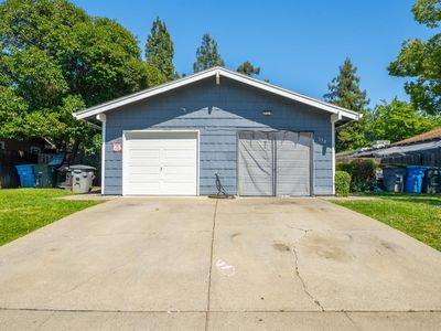 148 Woodbury Circle