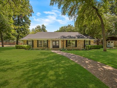 1049 Forest Grove Dr