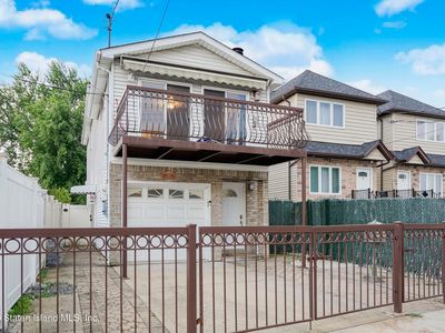 34 Dixon Ave
