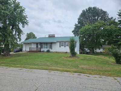 606 Maple Ln