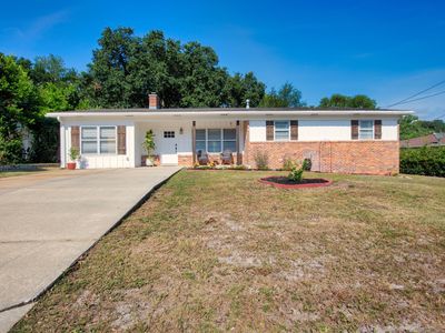 210 Bayou Woods Dr NW