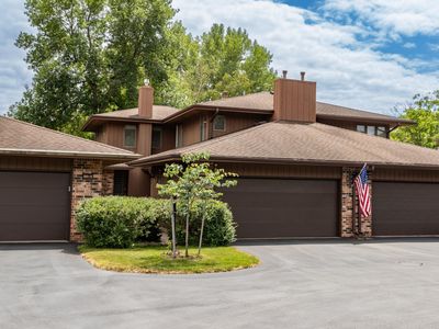 2016 Southfield Ct SW