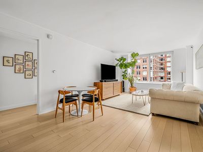 212 Warren St APT 9R