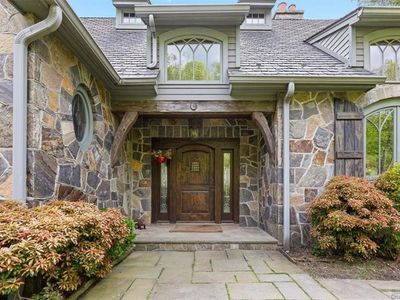 3 Woodstone Farms Lane