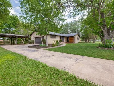 1533 E Springcrest Cir