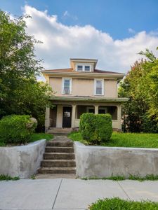 528 Chestnut Ave NW