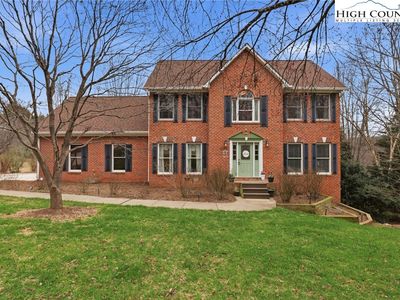 2027 Fairview Circle