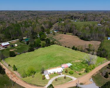 Property at 123 E Richview Rd, Cumberland City, TN