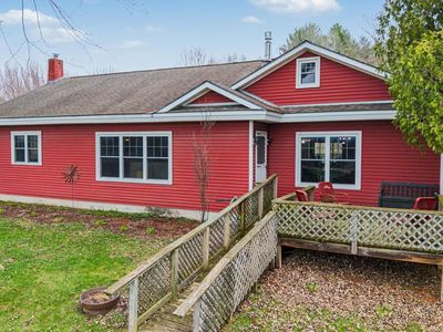 1995 Malletts Bay Avenue