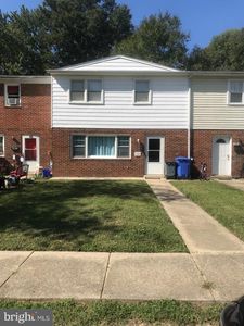 110 Charles Pl