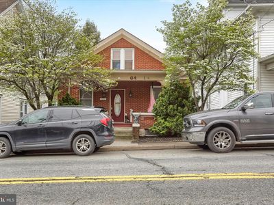 64 E Main St