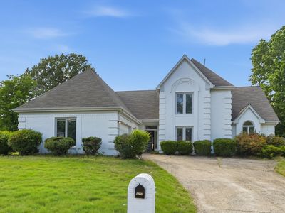 4275 Old Forest Cv