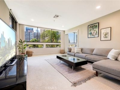 880 W 1st St APT 403