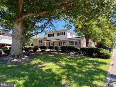 60 Crestwood Ln