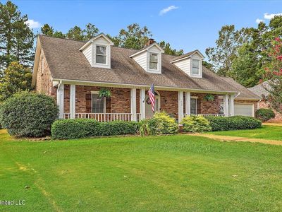 439 Woodlands Cir