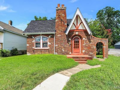 810 N Main St