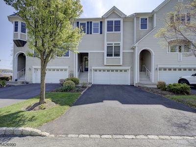 33 Catamaran Ct