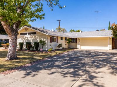 2744 Los Amigos Dr