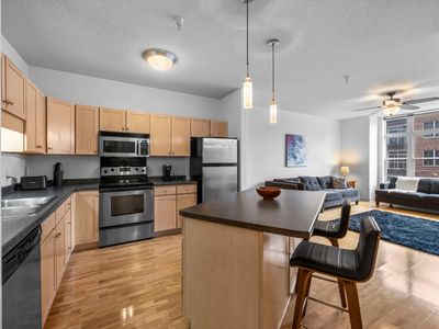 310 E 18th St APT 201