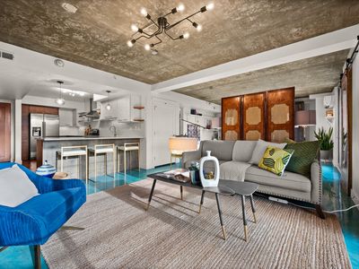 230 E Broadway St #1001