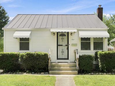 711 Lillian Ave