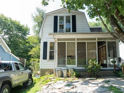 819 E Walnut Street