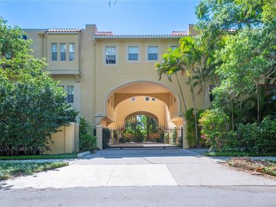 3010 W Stovall St APT B