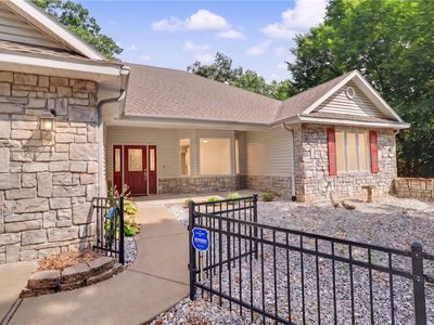 1 Hedges Cir
