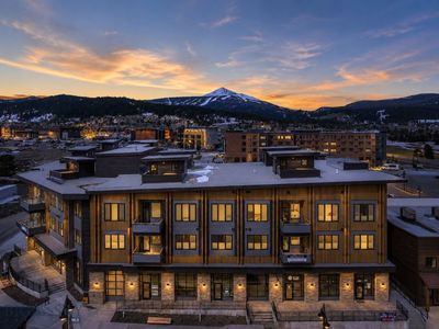 211 Town Center Ave #2F