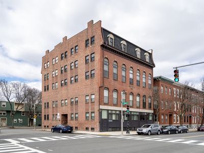 356-358 Main St #1