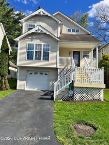 220 Hawthorne Village Ct