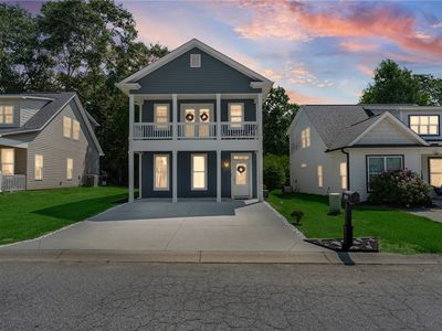 111 Crown Ct