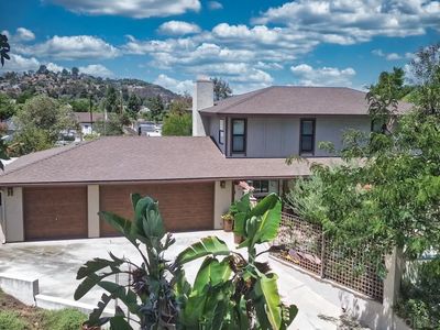 1090 Ellen Ln