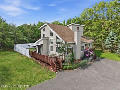 242 Colonial Ter
