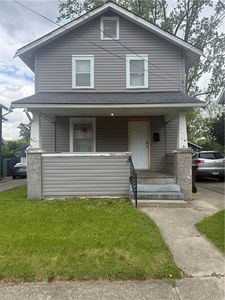 Property at 106 S Fostoria Ave, Springfield, OH