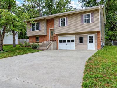 1685 W Boris Dr