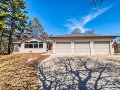 607 Maple Ridge Ct NW