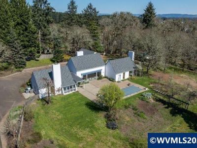 3251 SW Redmond Hill Rd