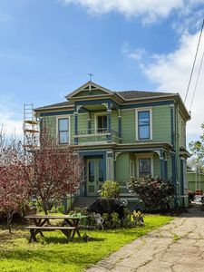 233 Van Ness Ave
