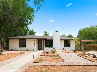 1068 Ivy Ln