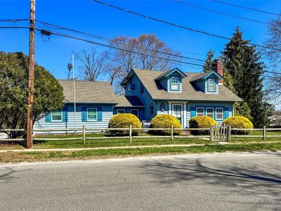 21 Maple Avenue