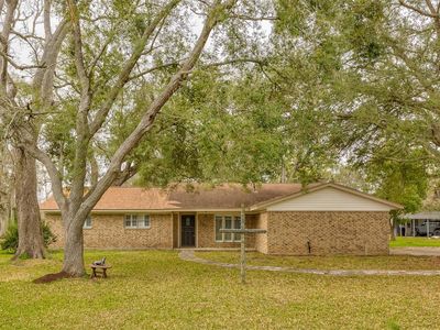 111 Sleepy Hollow Dr