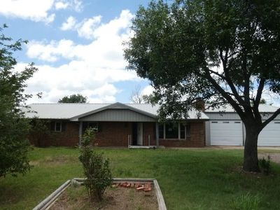 Property at 1077 SW Post Oak Rd, Indiahoma, OK