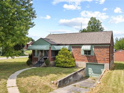 201 Castlewood Ave