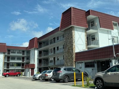 1335 W 68th St APT 204