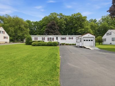 Property at 8 Donahue Ln, North Grafton, MA