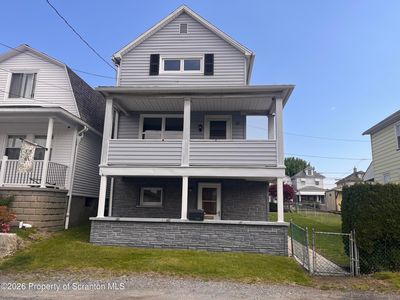 42 Mack St