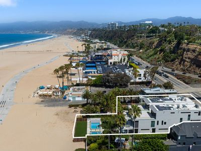938-940 Palisades Beach Rd
