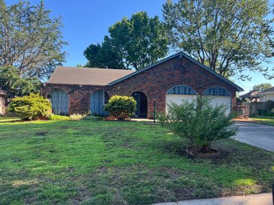 1004 SW Sunrise Dr