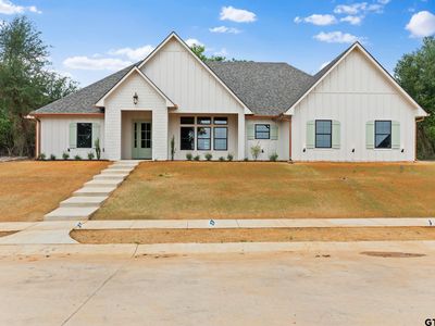 17300 Woodcrest Cir